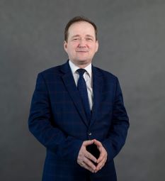 Marek Węgrzynowicz - zdjęcie portretowe
          